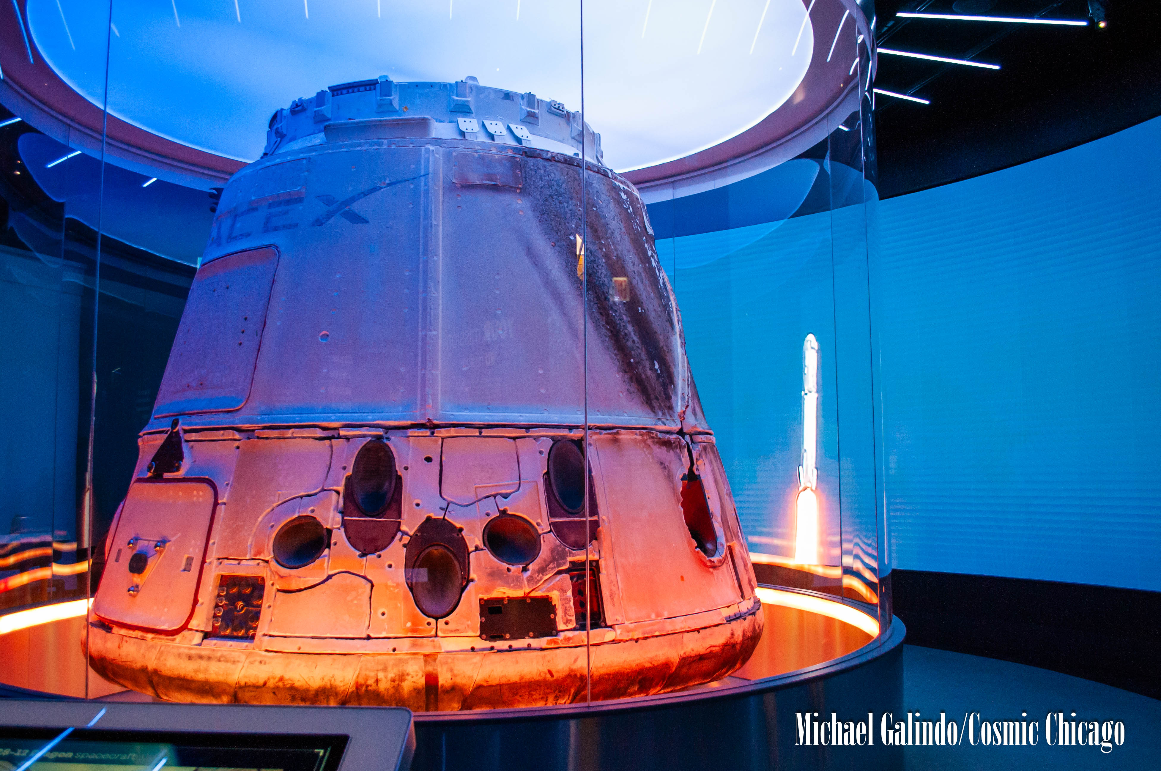 Photos: SpaceX Dragon Spacecraft Exhibit Opens at Griffin MSI in Chicago